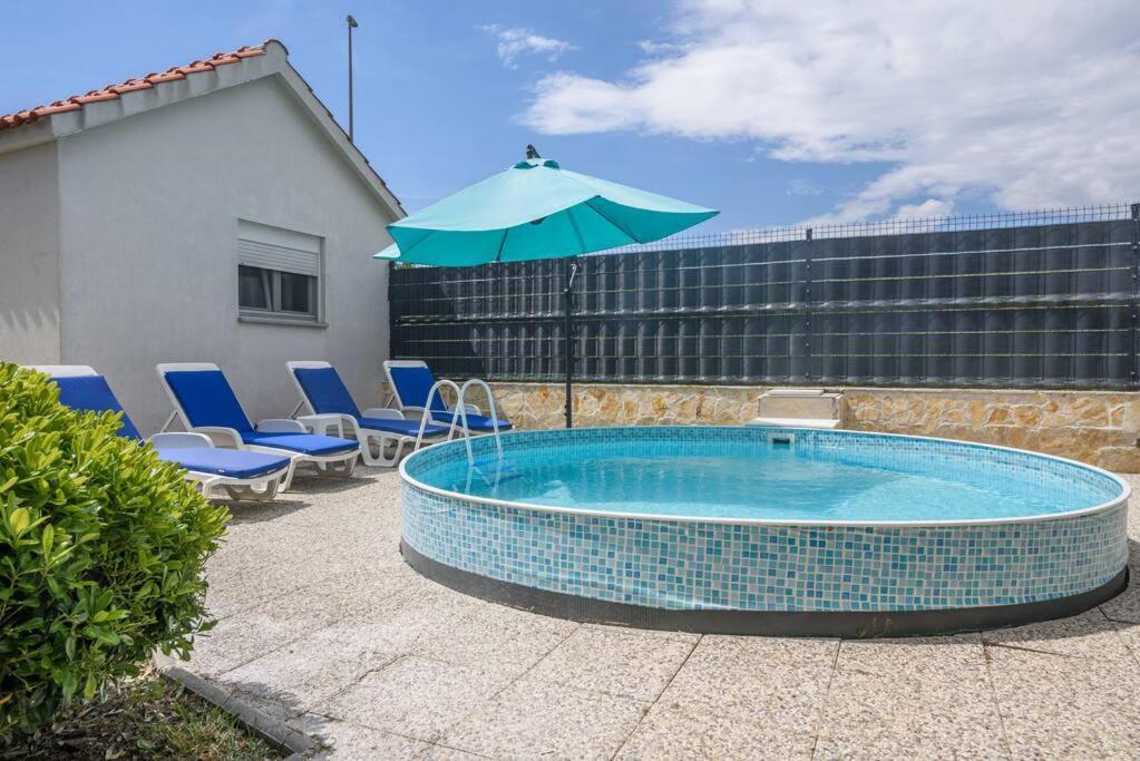 New Apartment With Pool And Jacuzzi Only For You Kaštela Exterior foto